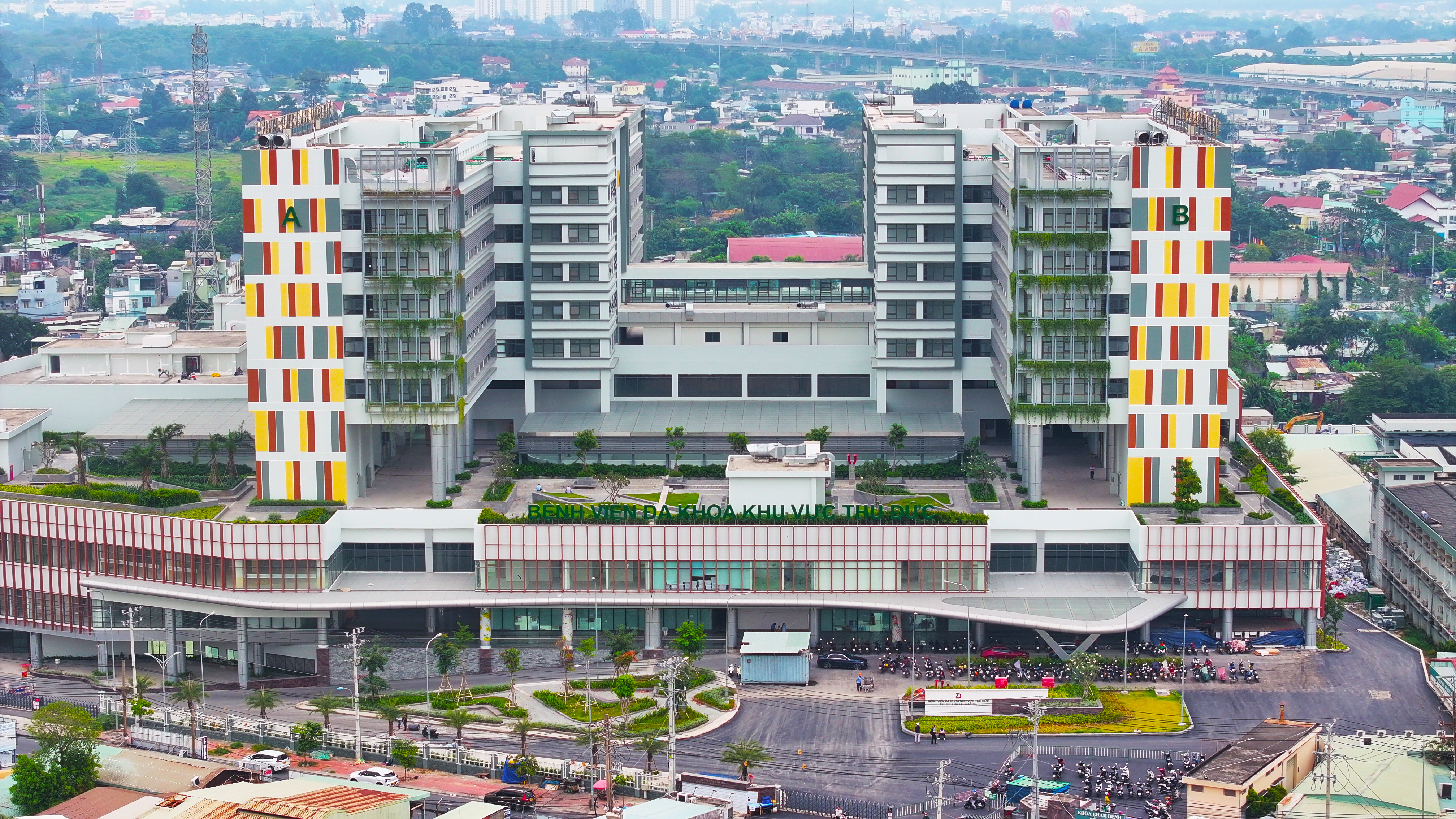 Các lãnh đạo Sở Y tế TP.HCM trình bày định hướng phát triển Bệnh viện Đa khoa khu vực Thủ Đức